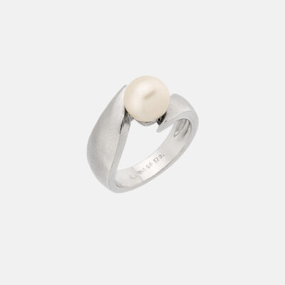 Bold Croisé Ring with Fresh Water Pearl