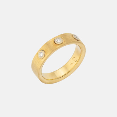 Threestone Yellow Gold Ring