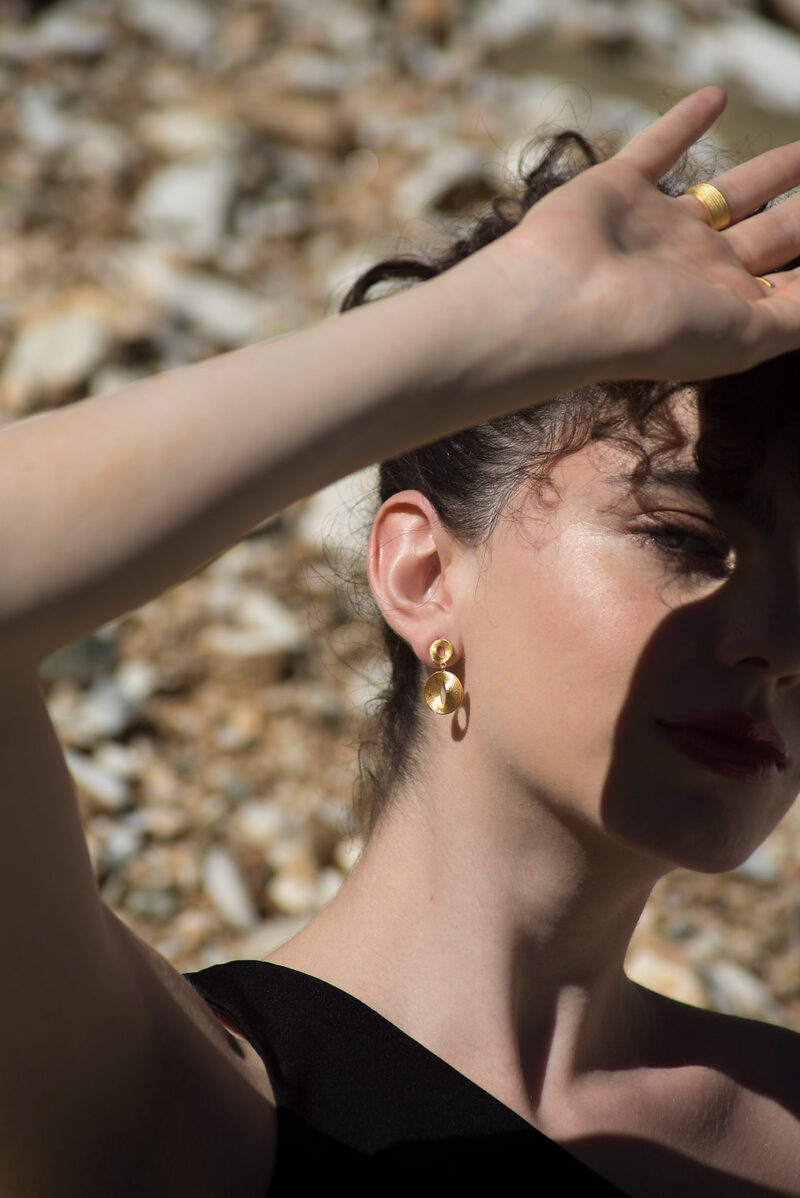 sfoojewelry_contrust collective_IllusionCollection_doublecirclesEarrings _GOLD PLATED MODEL