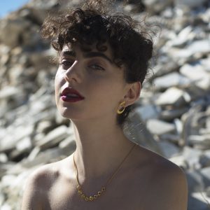 sq_sfoojewelry_contrustcollective_illusioncollectionnecklace-8-circles_gold-plated-silver