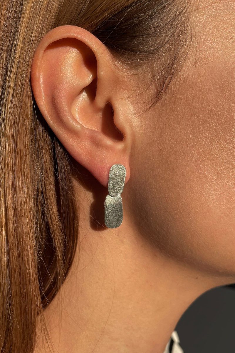 double-petal-earrings-silver-ar-m-anna-rosa-moschouti-38393272533204
