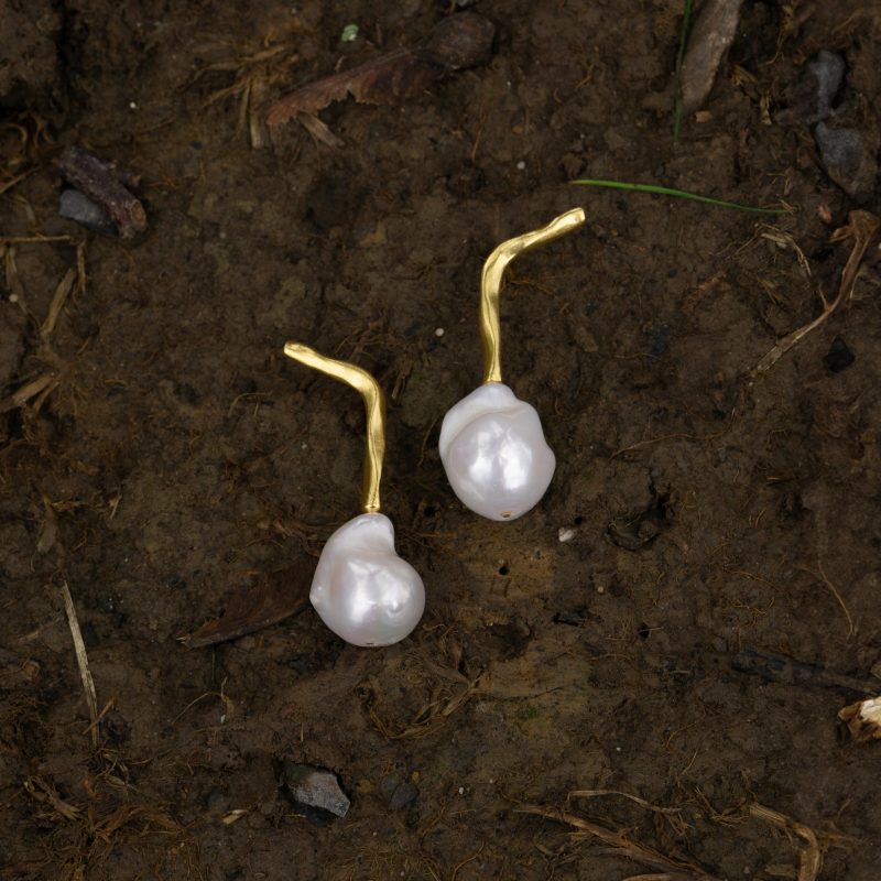 fracture-pearl-earrings-goldplated-HR-3