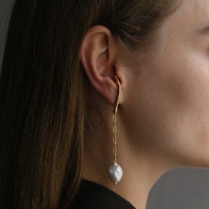 orla-dangle-pearl-earrings-gold-plated-ar-m-anna-rosa-moschouti-52413282025816