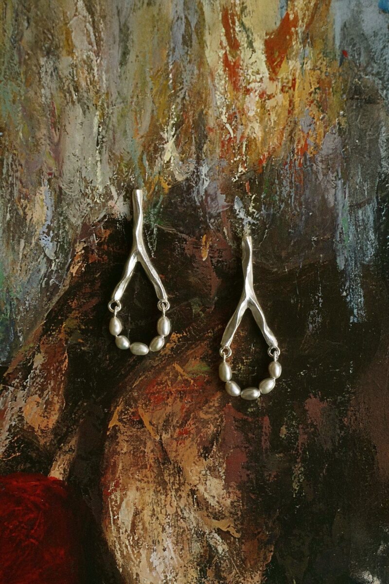 oriana-pearl-earrings-silver-ar-m-anna-rosa-moschouti-71413836284248